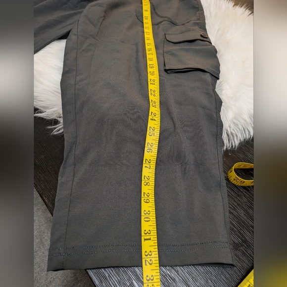 TBY Travels Better With You Women's Plus Gray Cargo Capri Pants. NWT Size 2XL - Picture 10 of 10